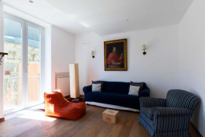 Spaccanapoli casa tre santi